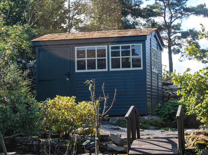 This 10ft x 8ft Heavy Duty Pavilion Apex is constructed in Cedar cladding. There are a number of optional upgrades pictured including; 'Green Black' painted finish, cedar shingle roof and Georgian windows upgrade.