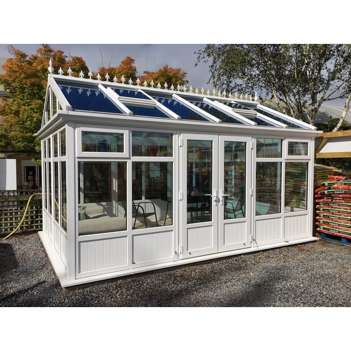 This 14ft 9in x 9ft 10in Wiltshire Plus Garden Room is finished in white PVCu as standard. Double opening doors, all-round double glazing and a polycarbonate roof are all standard features. This Wiltshire Plus, has had optional vinyl flooring added.