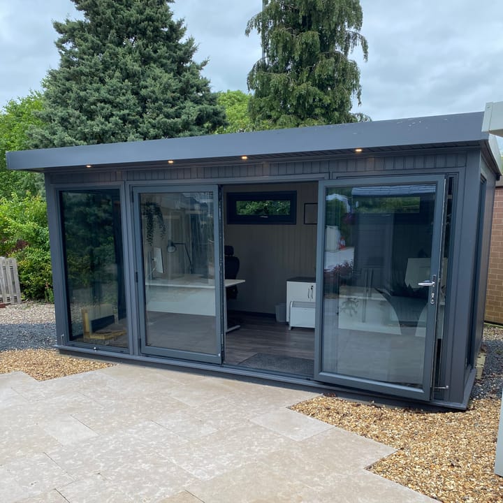 Malvern Hanley 16ft x 10ft in optional Graphite Grey painted finish.

The Hanley features glass to ground double glazed windows and doors, an EPDM roof and 2 privacy vent windows to the rear. 

Optional MDF lining and insulation, laminate flooring and aluminium doors and windows are shown on this model.
