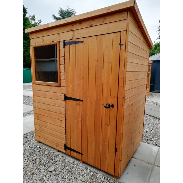 6ft x 4ft Bewdley Pent in Redwood on display at our Solihull branch. The door has been positioned on the front to the right of the window. Note the opening window, a standard feature on all Bewdley sheds.