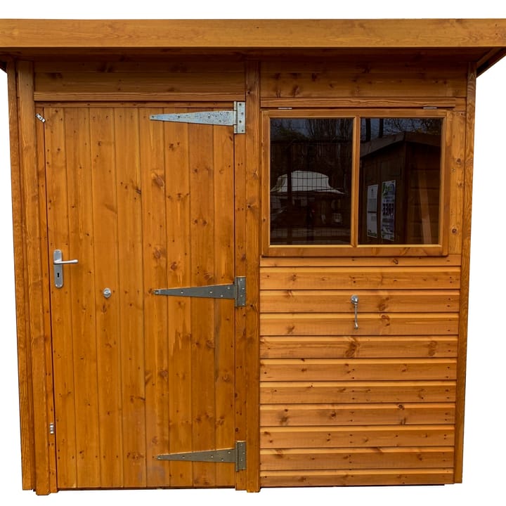 This Heavy Duty Pent is 7ft x 5ft and is constructed in Heavy Duty Redwood cladding, one of 4 cladding options available.