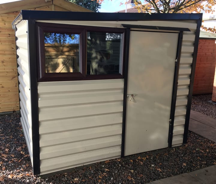 This Lifelong Pent is 8ft wide x 7ft deep and is finished in Mushroom colour. The door can be positioned on either the left or the right and can be hinged on either side. This building has upgraded the standard white upvc window to the optional black upvc window.