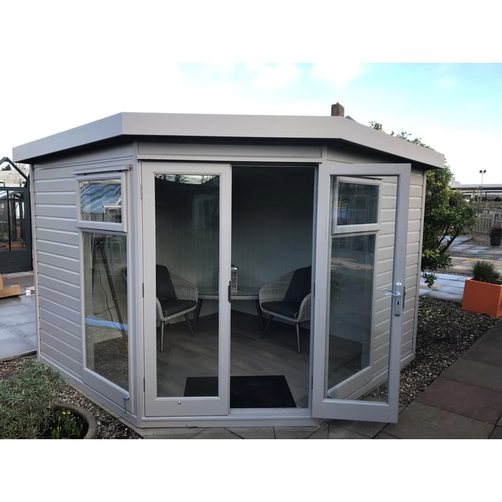 This 9ft x 9ft Studio Pent has been constructed in Redwood cladding, and painted in 'Fleet Grey' optional painted finish. Painted MDF lining and insulation and a laminate floor are other optional extras that have been added.
