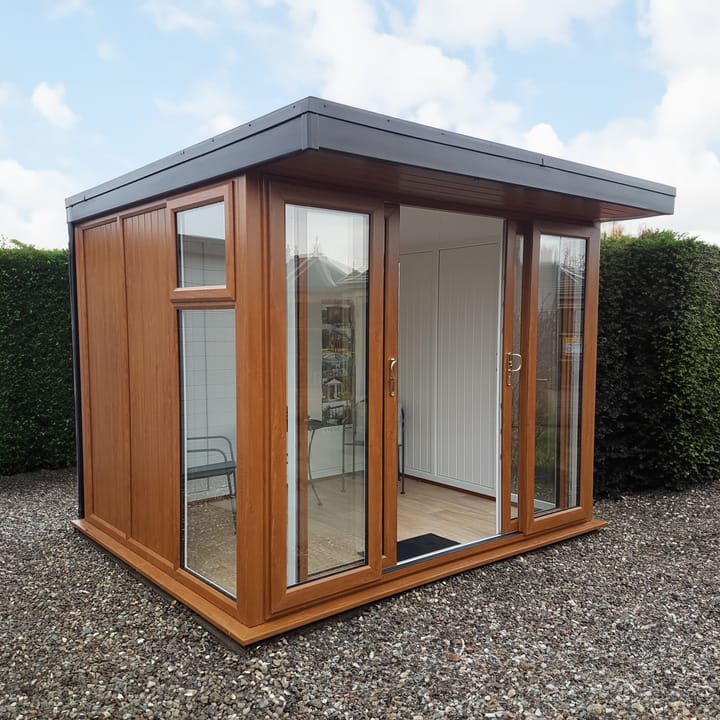 Nordic Broadway Flat Ultimate Package 3m x 2.4m in Golden Oak. The Ultimate Package includes an insulated EPDM Leka Roof, Vinyl Flooring and a Concrete Base.