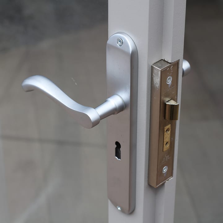 All Malvern Studio and Arley range buildings feature chrome ironmongery as standard. This includes door hinges, lockable casement stays, door hooks and door handles (as pictured). For extra security, a five lever mortice lock is also a standard inclusion.