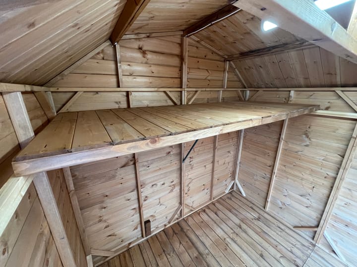 An 888mm deep parcel shelf is included with all Shedfast Dutch Barn sheds. This maximises the storage space, by being able to store items on and below the shelf.