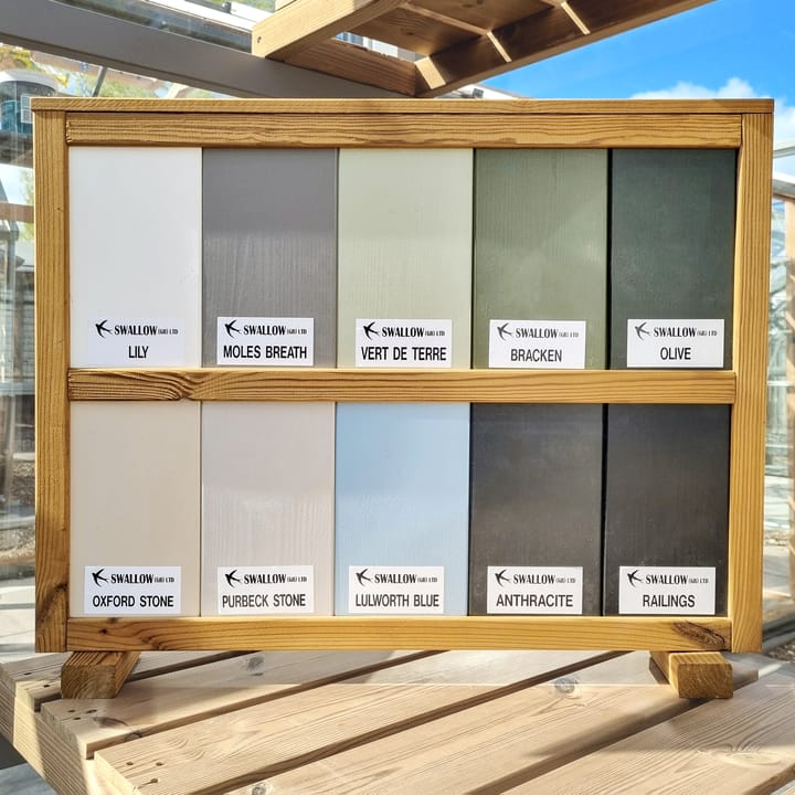 Choose an optional painted finish for your greenhouse. Available in a choice of 10 colours.