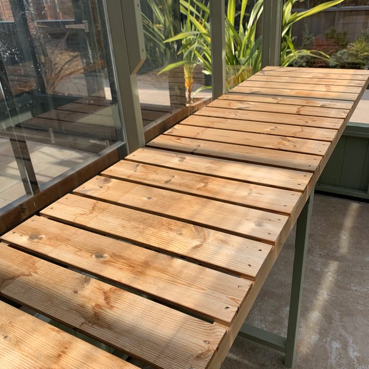 Included as standard with the Mallard greenhouse, is returned staging to the front and porch section of the greenhouse. You can choose to add additional staging running along the back wall, if you so wish.
